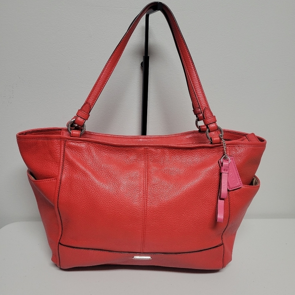 Coach Park Leather Carrie Large Tote Shoulder Bag.